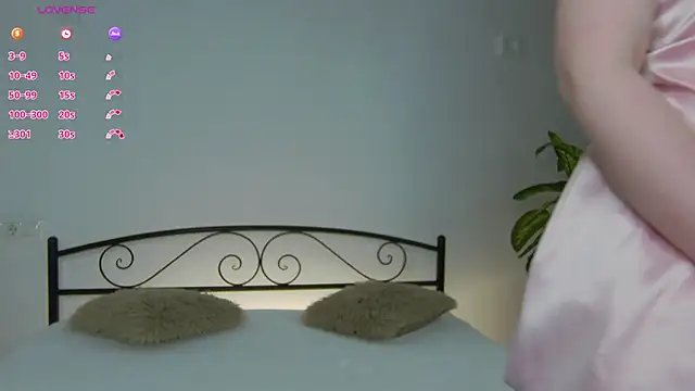 Snapshot of AlexsisFaee chatting on 06-09-26, 06:47 AlexsisFaee online show from 06-09-26, 06:47