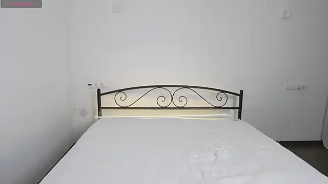 AlexsisFaee online show from 04-14-26, 06:51