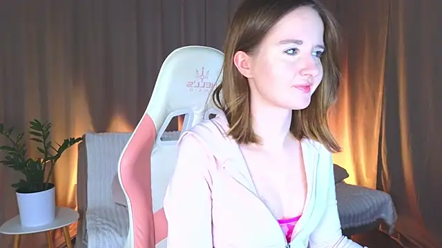 AlexsisFaee online show from 11-10-25, 10:04