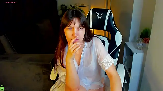 MalvinaDream online show from 04-24-26, 03:08