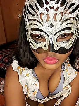 Snapshot of RAYI_Queen_7 chatting on 10-31-25, 06:37 RAYI Queen 7 online show from 10-31-25, 06:37