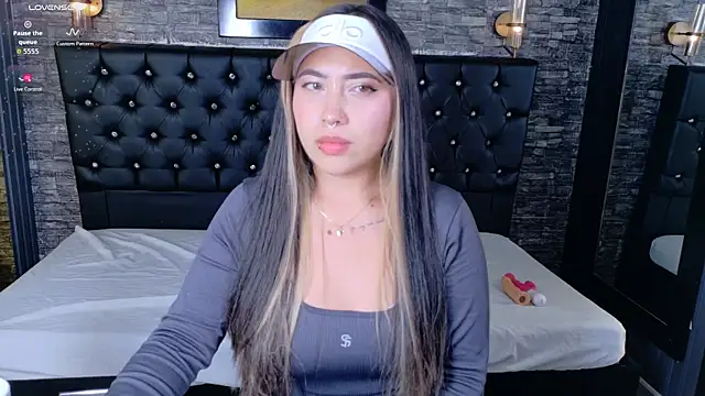 Snapshot of _ManuVeelez chatting on 02-14-26, 07:41 ManuVeelez online show from 02-14-26, 07:41