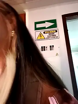 Snapshot of _ManuVeelez chatting on 02-11-26, 04:34 ManuVeelez online show from 02-11-26, 04:34