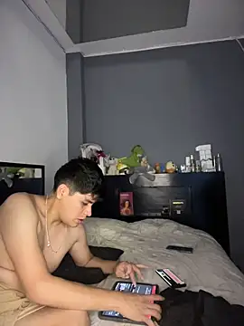 Snapshot of Kailertwink chatting on 06-28-26, 03:57 Kailertwink online show from 06-28-26, 03:57