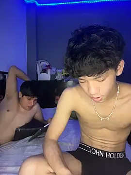 Snapshot of Kailertwink chatting on 06-10-26, 09:16 Kailertwink online show from 06-10-26, 09:16