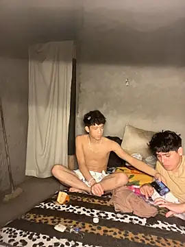 Kailertwink online show from 05-21-26, 03:15