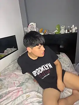 Kailertwink online show from 11-14-25, 04:16