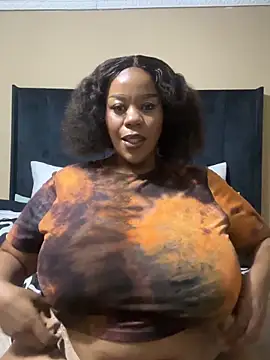 Snapshot of THICKBUNNYCHICKxxx chatting on 04-23-26, 08:43 THICKBUNNYCHICKxxx online show from 04-23-26, 08:43