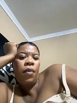 Snapshot of THICKBUNNYCHICKxxx chatting on 10-14-25, 10:09 THICKBUNNYCHICKxxx online show from 10-14-25, 10:09