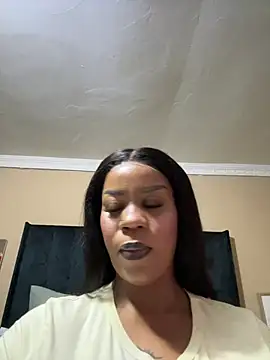 Snapshot of THICKBUNNYCHICKxxx chatting on 06-03-26, 08:13 THICKBUNNYCHICKxxx online show from 06-03-26, 08:13