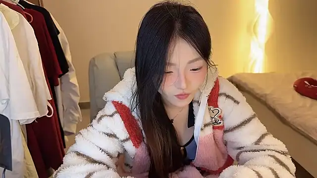 Snapshot of Robin-o3 chatting on 10-18-25, 04:42 Robin-o3 online show from 10-18-25, 04:42