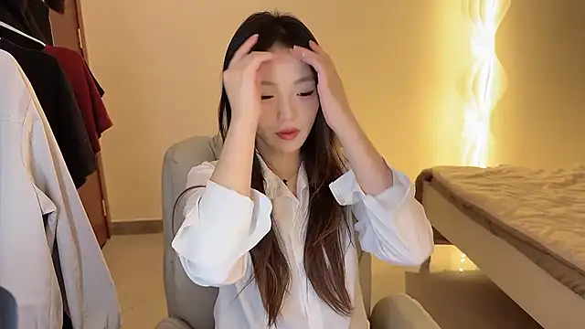 Snapshot of Robin-o3 chatting on 09-15-25, 03:12 Robin-o3 online show from 09-15-25, 03:12