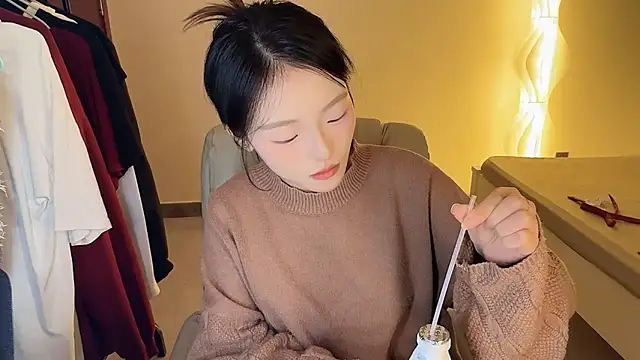 Snapshot of Robin-o3 chatting on 10-13-25, 08:54 Robin-o3 online show from 10-13-25, 08:54