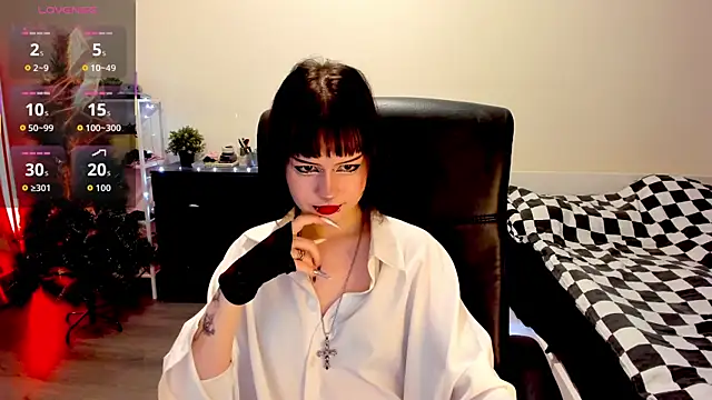 LiyaLuna online show from 12-16-25, 12:53