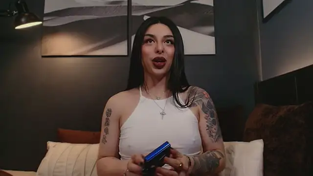 Snapshot of LUNACOCKSLAYER chatting on 02-25-26, 02:45 LUNACOCKSLAYER online show from 02-25-26, 02:45