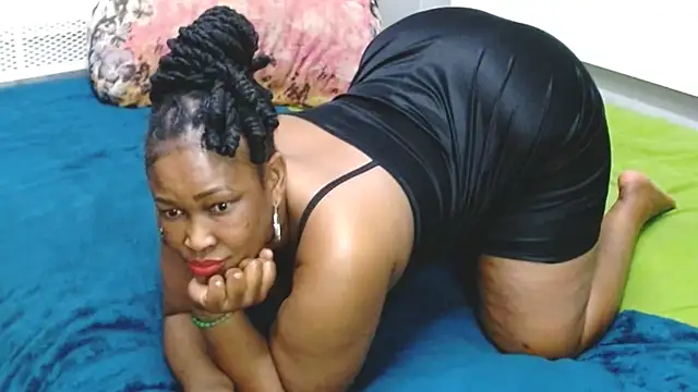 NaughtyMILFxox online show from 07-15-26, 06:59