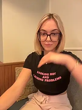 zoeypink online show from 02-11-26, 07:41