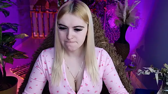 Stef Nicks online show from 03-09-26, 09:02