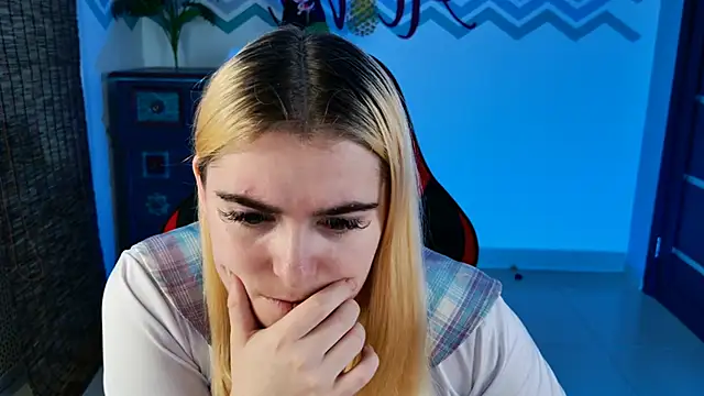 Stef Nicks online show from 10-24-25, 06:12