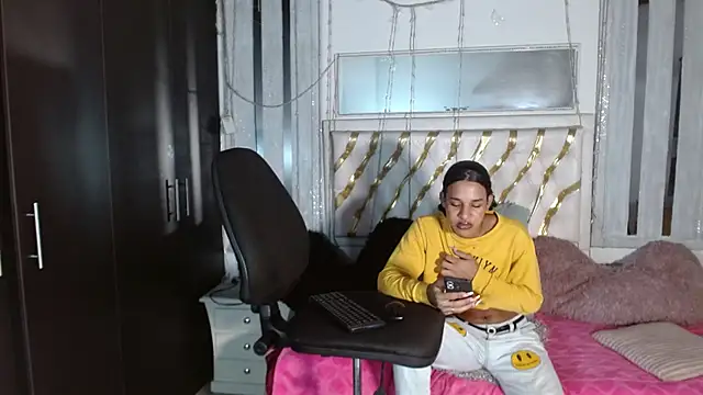 Snapshot of julieta_sweet_ chatting on 09-17-25, 03:41 julieta sweet online show from 09-17-25, 03:41