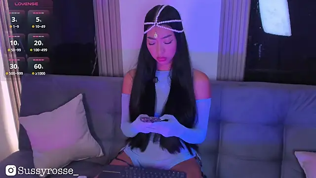 Snapshot of Sussyrosse_ chatting on 10-17-25, 10:22 Sussyrosse  online show from 10-17-25, 10:22