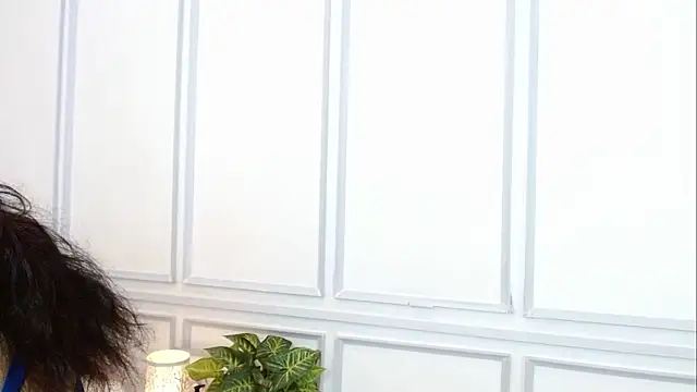 MiiaLane online show from 11-17-25, 12:20