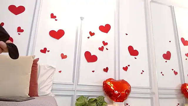 MiiaLane online show from 02-23-26, 12:06