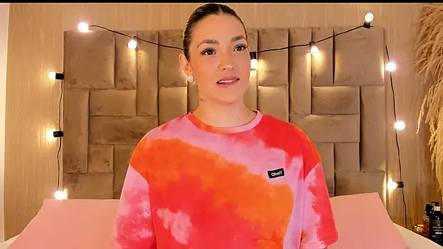 ClaradelMar online show from 11-28-25, 10:37