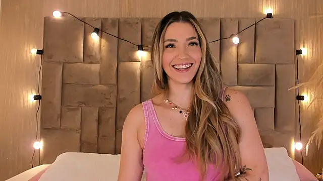 ClaradelMar online show from 10-13-25, 11:34