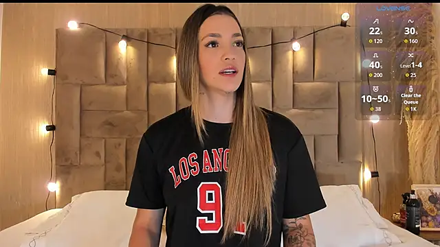 ClaradelMar online show from 11-21-25, 10:25