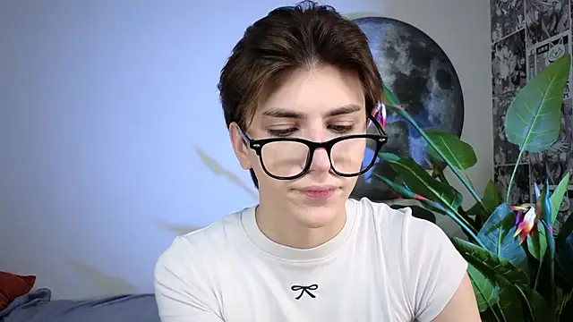 Oliver Starboy online show from 10-10-25, 05:08