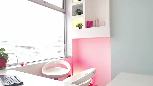 Snapshot of AmelieAndAce chatting on 09-19-25, 01:04 AmelieAndAce online show from 09-19-25, 01:04