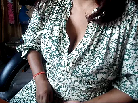 Snapshot of Anaconda-Mall chatting on 10-22-25, 05:01 Anaconda-Mall online show from 10-22-25, 05:01