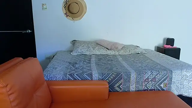 Snapshot of salome_rv chatting on 01-08-26, 08:37 salome rv online show from 01-08-26, 08:37