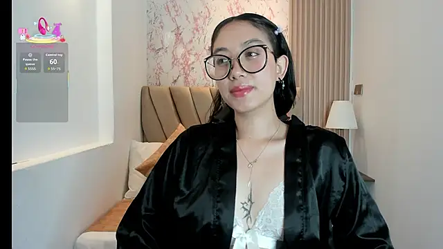 Snapshot of Yuna__Min chatting on 09-29-25, 02:23 Yuna  Min online show from 09-29-25, 02:23