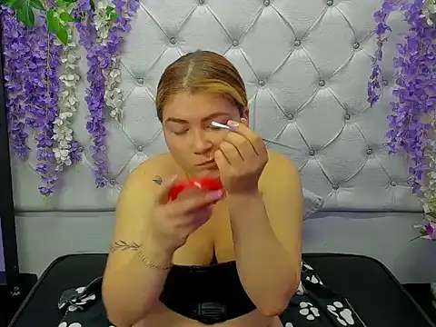 JuliettaRousse69 online show from 09-18-25, 01:03