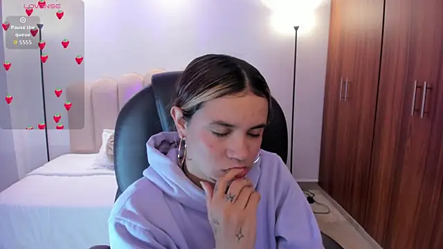 Snapshot of Celestee_rain chatting on 09-26-25, 11:28 Celestee rain online show from 09-26-25, 11:28