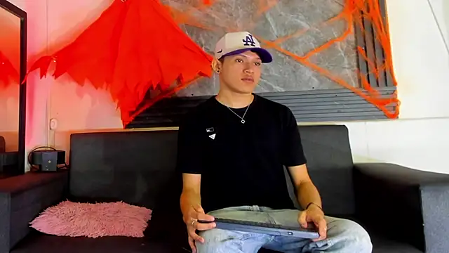 jeremytonner online show from 10-28-25, 04:02