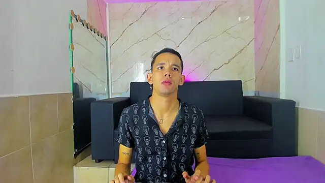 Snapshot of jeremytonner chatting on 09-21-25, 03:44 jeremytonner online show from 09-21-25, 03:44
