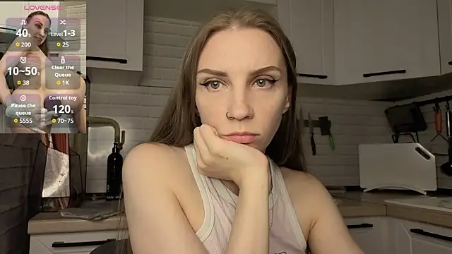 Snapshot of Edena_ chatting on 06-13-26, 02:26 Edena online show from 06-13-26, 02:26