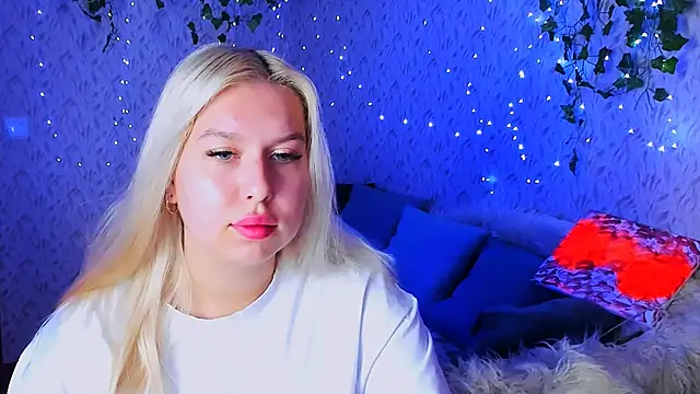 ChloeRicc online show from 10-09-25, 12:38