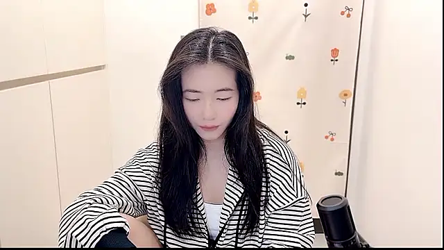 Rosalind xixi online show from 10-27-25, 03:29