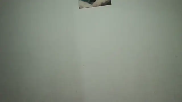 Snapshot of Leus1 chatting on 01-07-26, 04:39 Leus1 online show from 01-07-26, 04:39