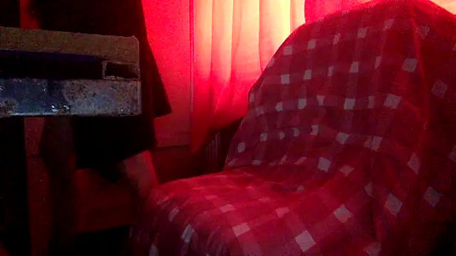 Snapshot of AmMadness chatting on 04-16-26, 12:50 AmMadness online show from 04-16-26, 12:50