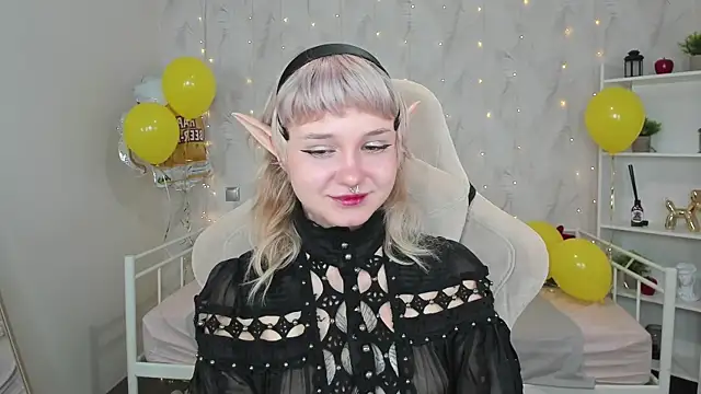 Tori Cutie online show from 10-04-25, 12:12