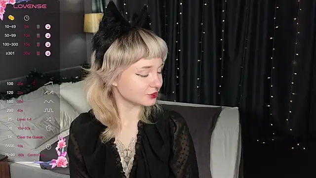 Tori Cutie online show from 11-28-25, 12:11