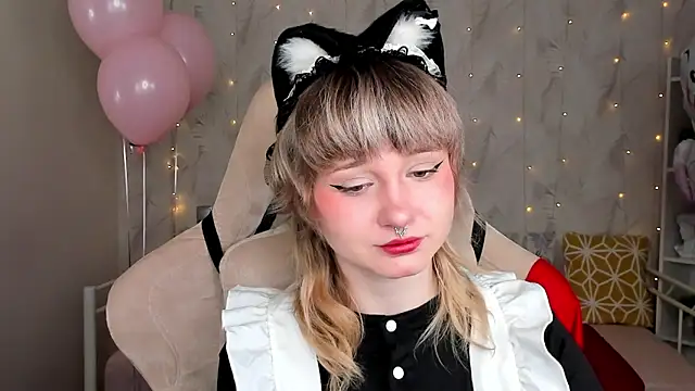 Tori Cutie online show from 04-04-26, 12:06