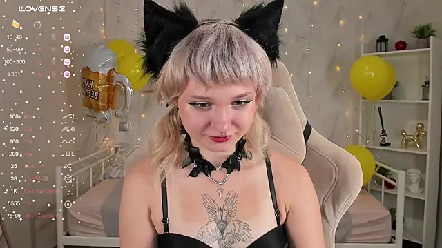 Tori Cutie online show from 10-01-25, 12:06