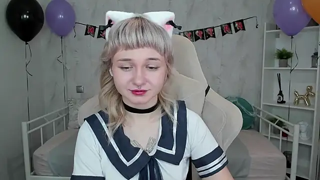 Tori Cutie online show from 10-31-25, 12:07