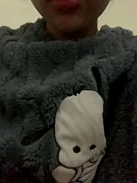 Nguyenha11 online show from 11-04-25, 08:07